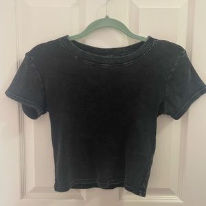 Ribbed black t shirt cropped